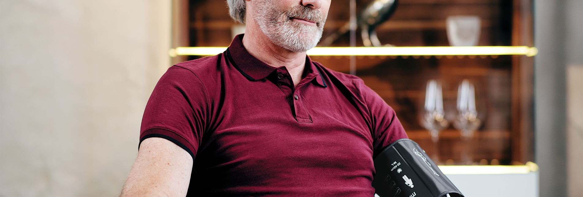 InUse_BP B6 Connect_man-measurement 4