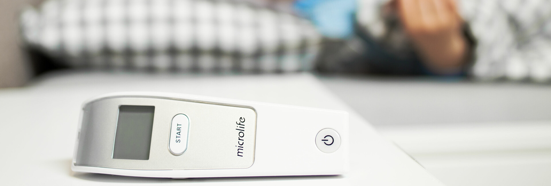 microlife-fever-no-touch-thermometer