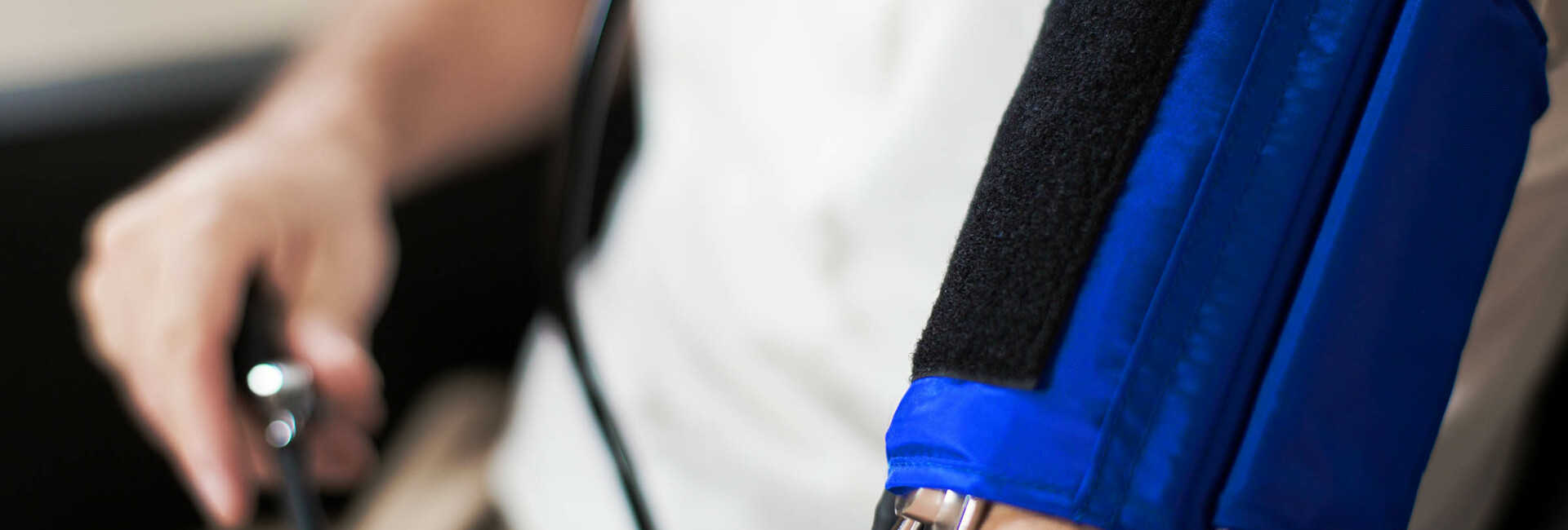 InUse_AG1-20_man-cuff-detail